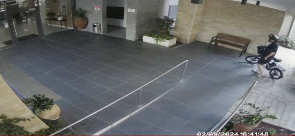 שימו לב: פדופיל מסתובב בעיר-  המשטרה: הנושא בטיפול 