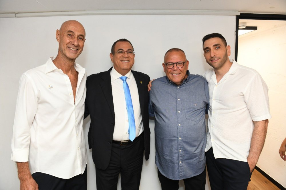  FRIENDS חדש הושק בבת ים
