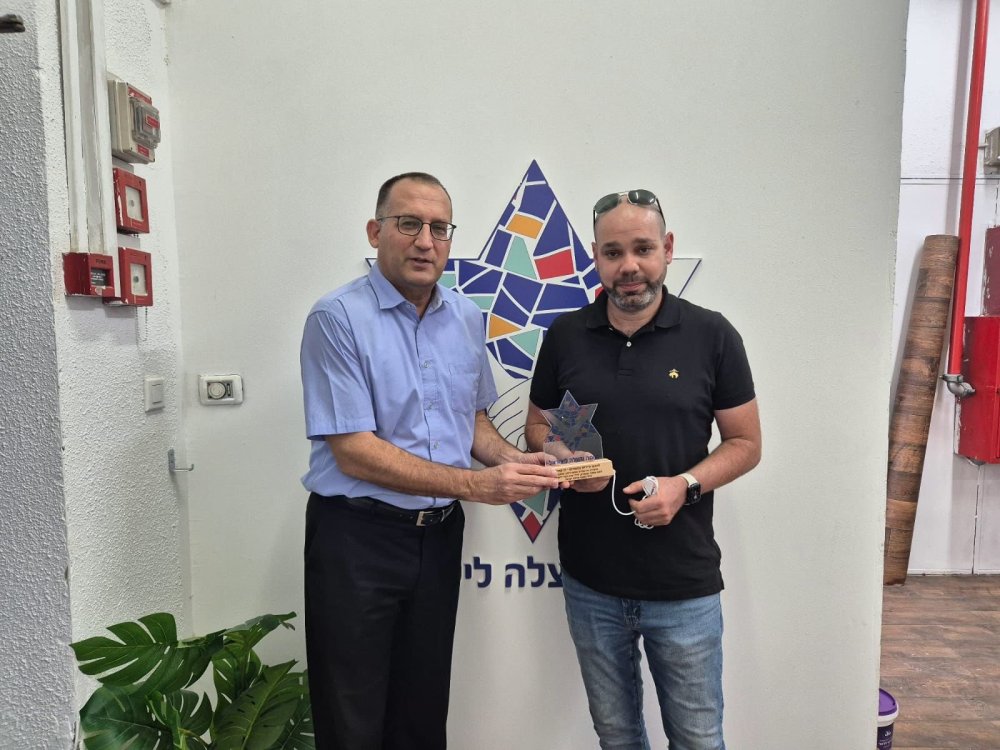 קצת נחמה: ראש העיר גבעתיים ביקר במטה עמותת נחמה והצלה