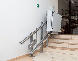חמשת היתרונות העיקריים של התקנת מעלון בבית