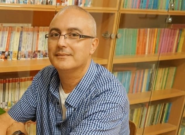"לזהר לארגוב היתה תרומה  אדירה בהפלת חומות ממסד"