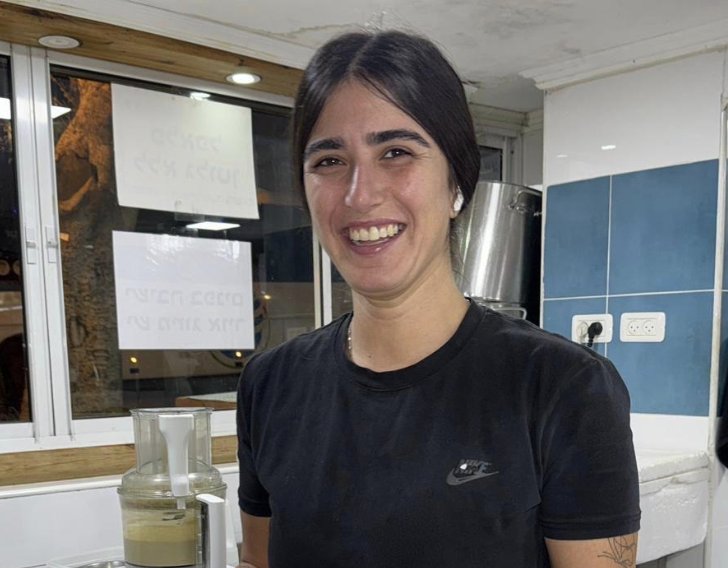 יצאה מלכה: "חומוס המלכה" במבצע מרגש ללוחמי צה"ל  