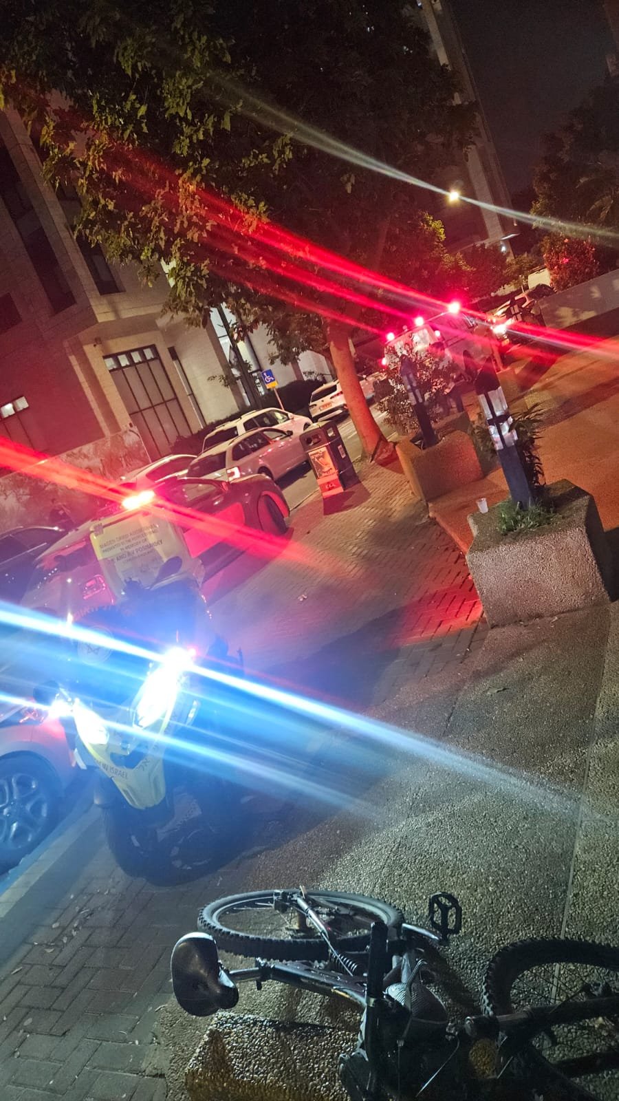 רמת גן: ילד קפץ לכביש ונפצע קל בתאונה