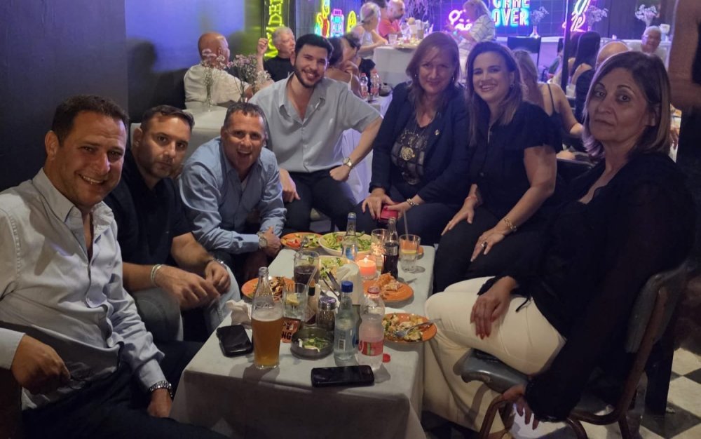 ערב מרגש של רעות ושותפות אמת: חברת המועצה אילנית הרוש חגגה 60 