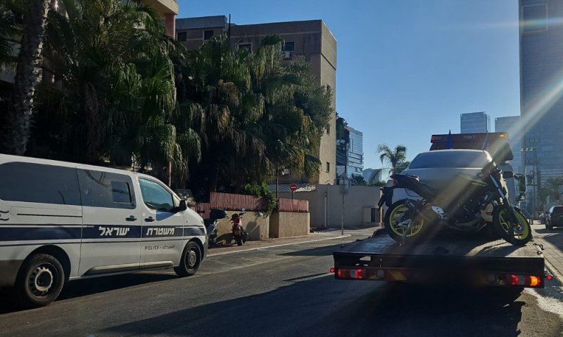 פעילות אכיפה בסופ״שׁ: נעצרו שני רוכבי אופנוע- אחד לא הוציא רישיון נהיגה מעולם והשני מצוי בפסילת בימ"ש ונתפסה ברשותו סכין מתקפלת