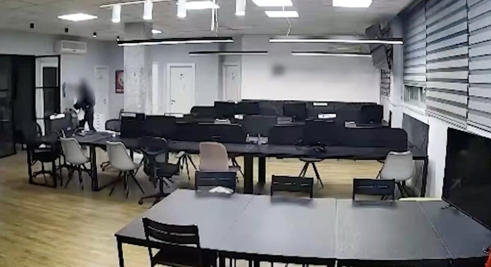 אתר בנייה, בית ספר ומאפייה: משטרת בני ברק- רמת גן עצרה תושב זר שפרץ לשלוש מקומות ברמת גן