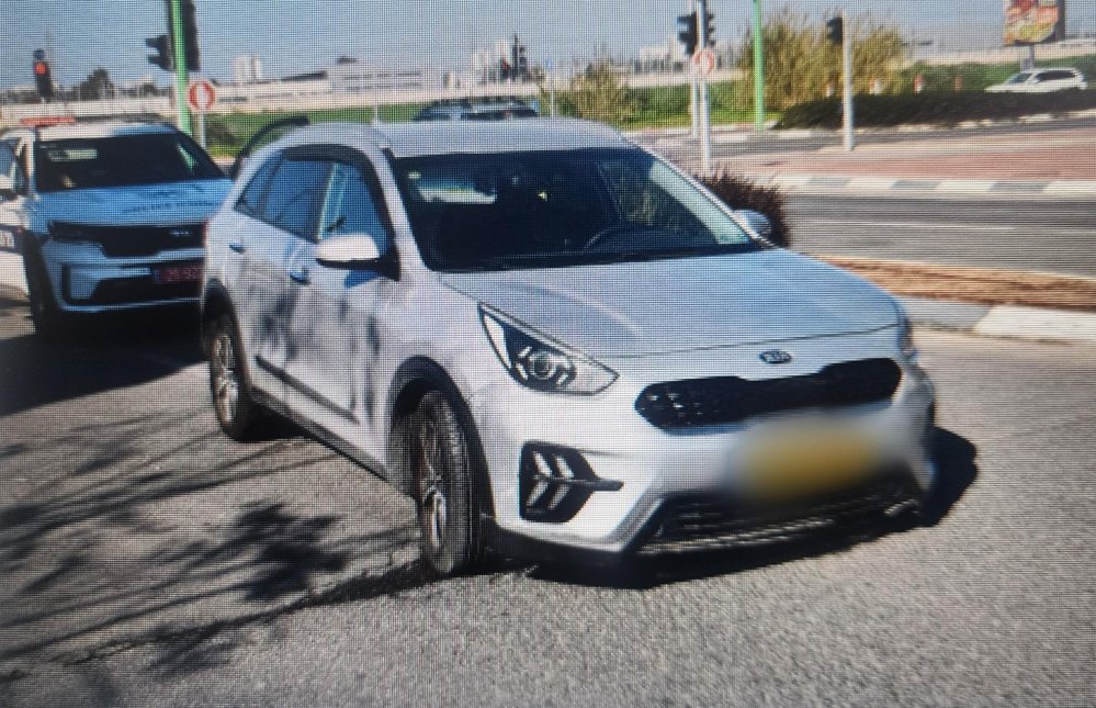 רמת גן: שוטרי הסיור עצרו חשוד שגנב רכב מהעיר