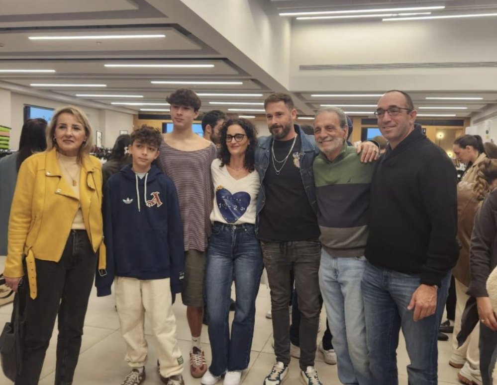 רמת גן: מכירת בגדי יד שניה ברמת גן לזכרה של מירי שליט וההכנסות לקהילת שבט הנובה