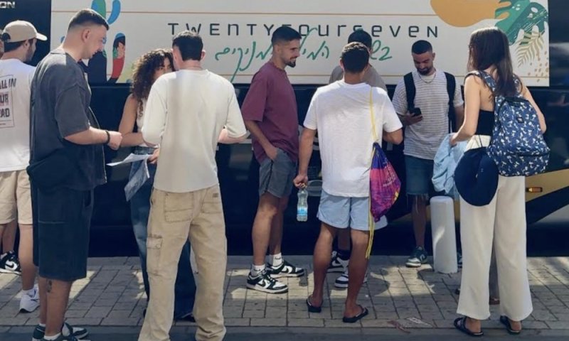 TWENTYFOURSEVEN מחבקת את המילואימניקים בדרך לפאנג’ויה