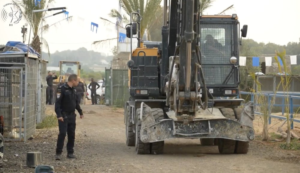 רחובות: השוטרים פינו שטח שהוקם שלא כחוק 