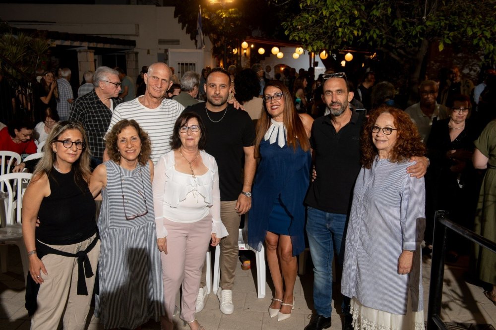 הזמרת מתימן: נפתחה התערוכה "שושנה דמארי&ndash; אגדה ישראלית"