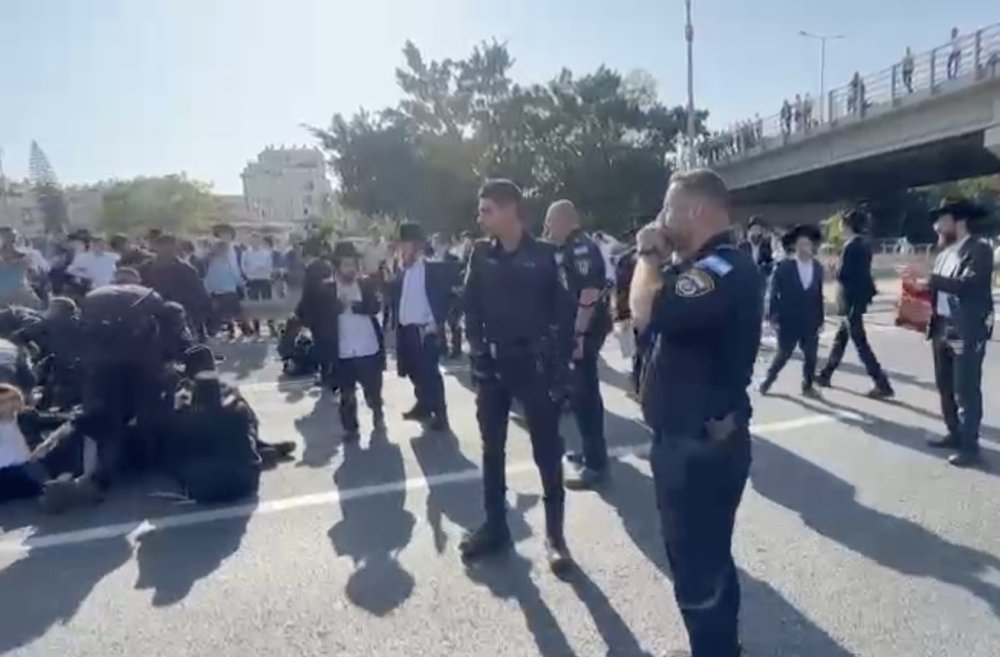  בשעה זו: הפגנה בלתי חוקית בכביש 4 סמוך לבני ברק
