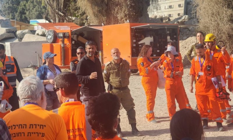 מתרגלים בשיגרה - מוכנים בחירום: יחידת החילוץ של עיריית רחובות בתרגיל רחב היקף