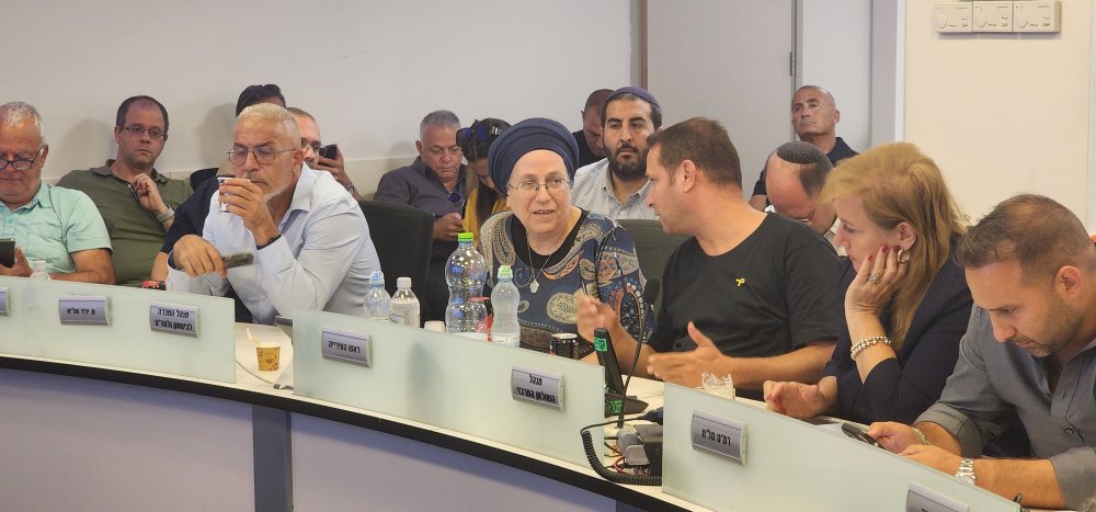 השרה אורית סטרוק: להקים מכינה קדם צבאית בראשון לציון