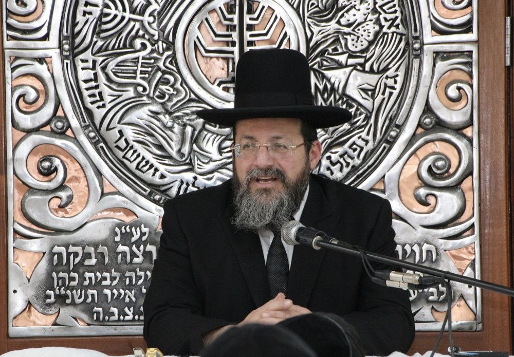 בת ים:  הרב הראשי נגד תפילה לשלום המדינה