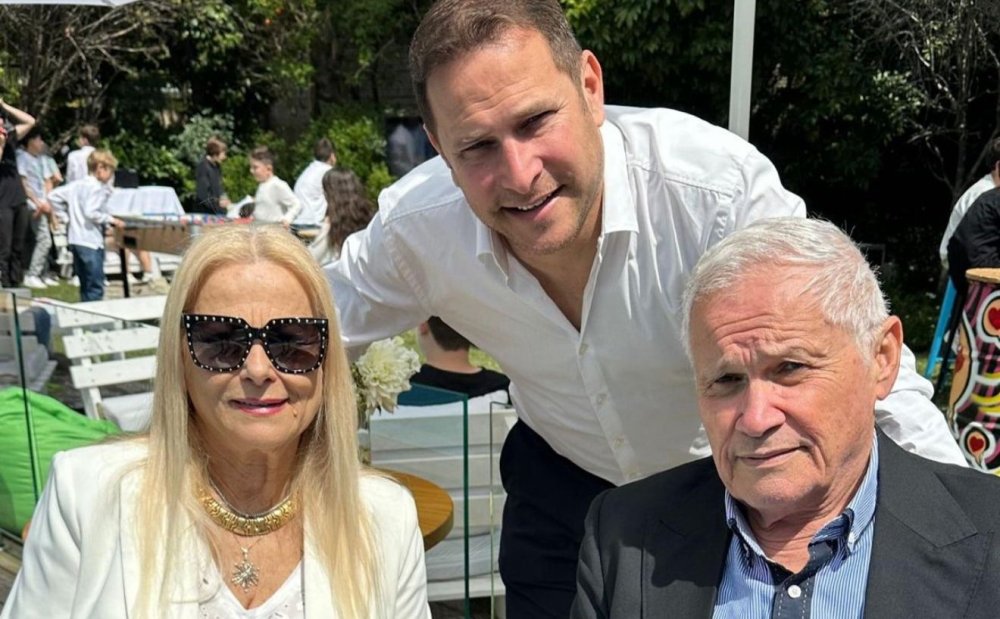 ראש עיריית ראשון לציון חוגג להוריו יום הולדת : שניהם נולדו באותו יום, זכיתי בהורים מדהימים