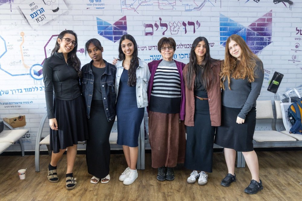 אולפנת עלמה ראשון לציון בצמרת גמר האולימפיזיקה השנתית