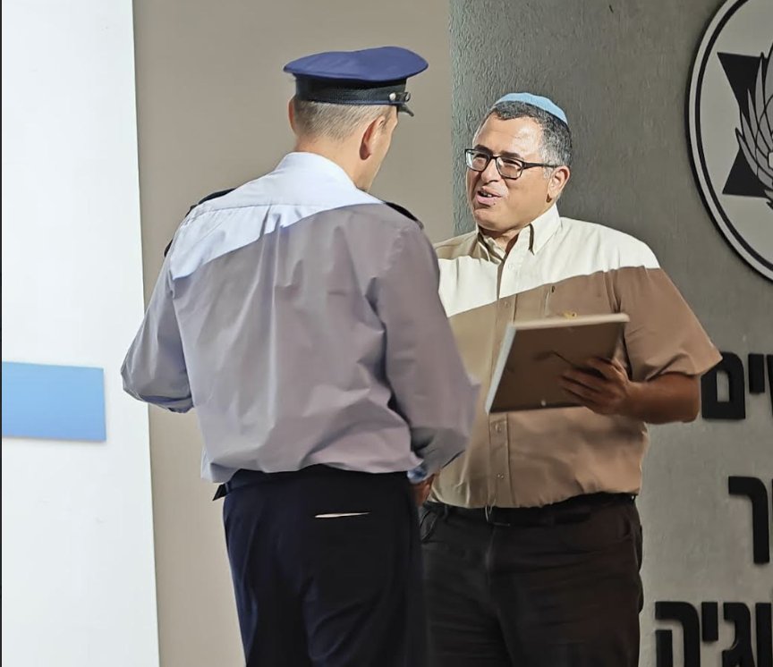 מצטיין חיל האוויר: הרב צורי לוי, ראש מכינת אמית גור אריה ברחובות