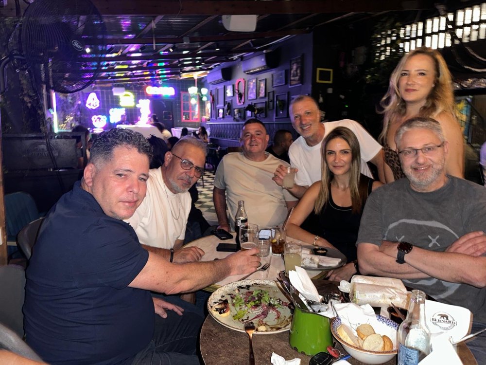 אבי צרף חגג יום הולדת וכולם הגיעו לברך