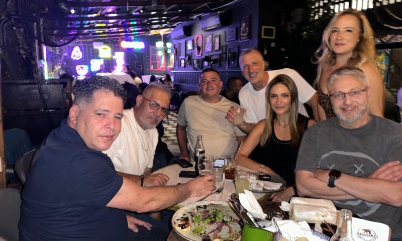 אבי צרף חגג יום הולדת וכולם הגיעו לברך