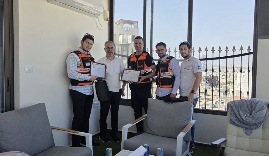 נס מהלך: גדליהו בן שמעון נפגש עם החובשים שהצילו את חייו לאחר פיגוע דקירה