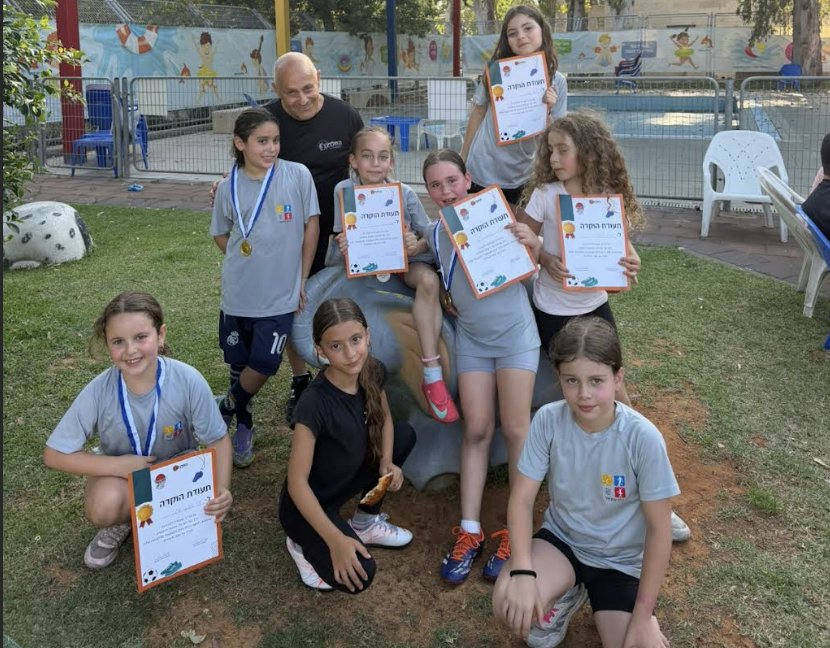 מסיימות עונה עם הרבה יותר מכדורגל: חגיגת סיום השנה של קבוצות הבנות בדג הזהב רמת גן