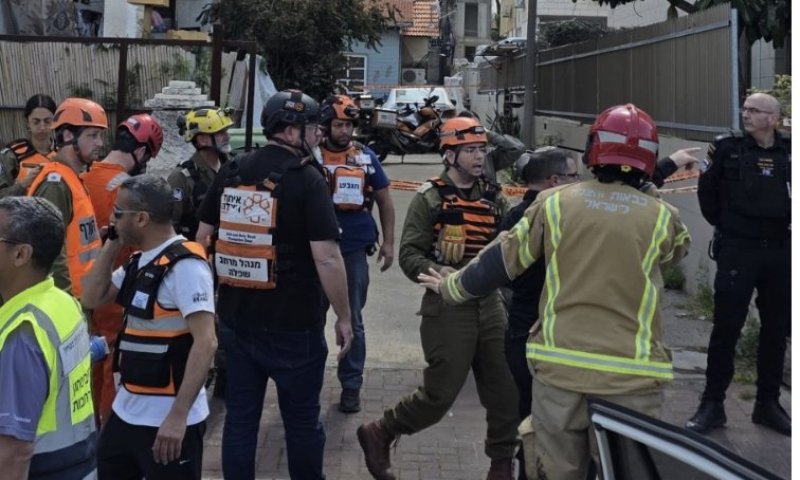 רחובות: רסיס פגע בבית וגרם לנזק. פצוע במקום
