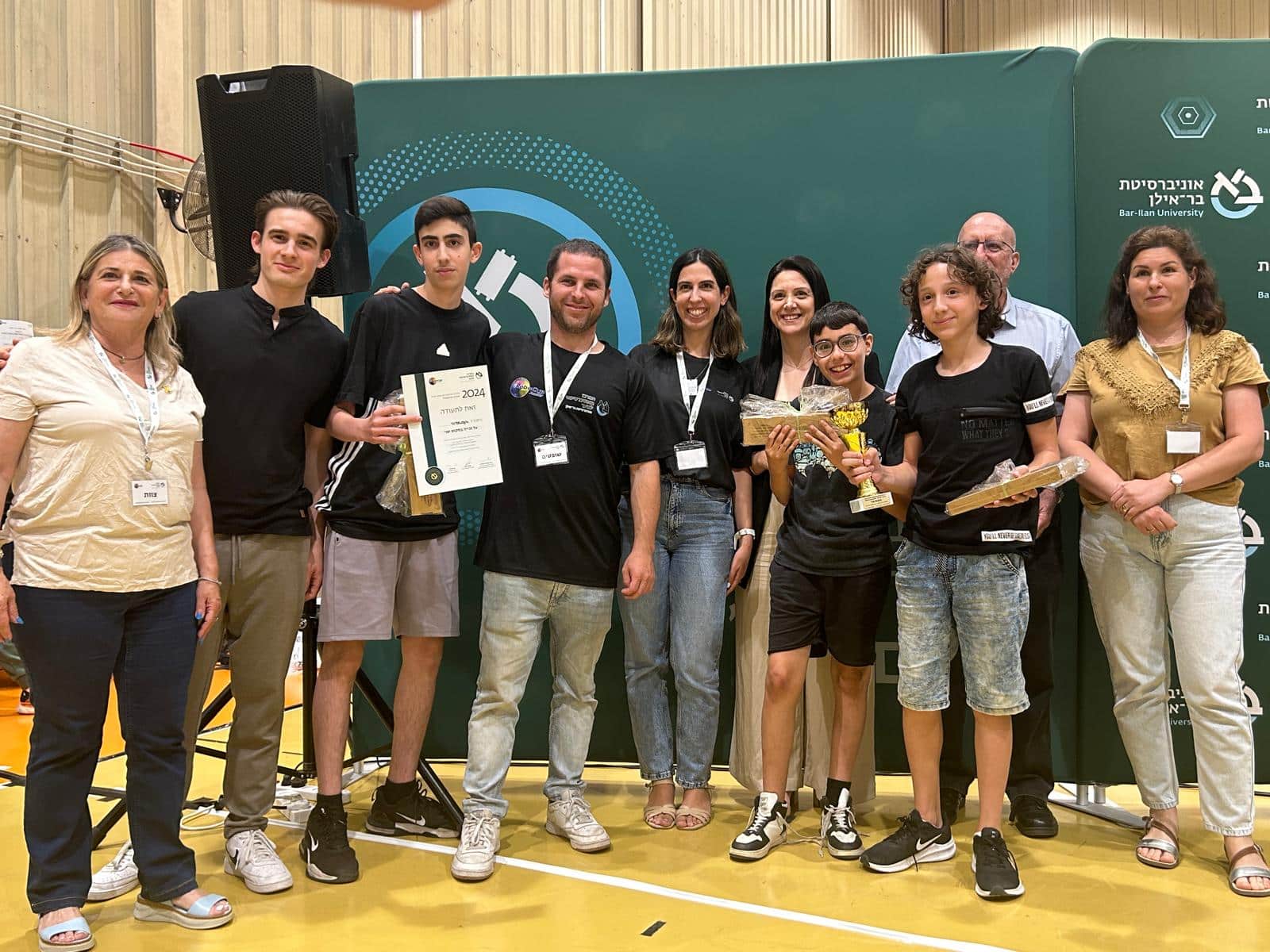 קבוצת אנסטסיה מקום שני בקטגוריית הצלה