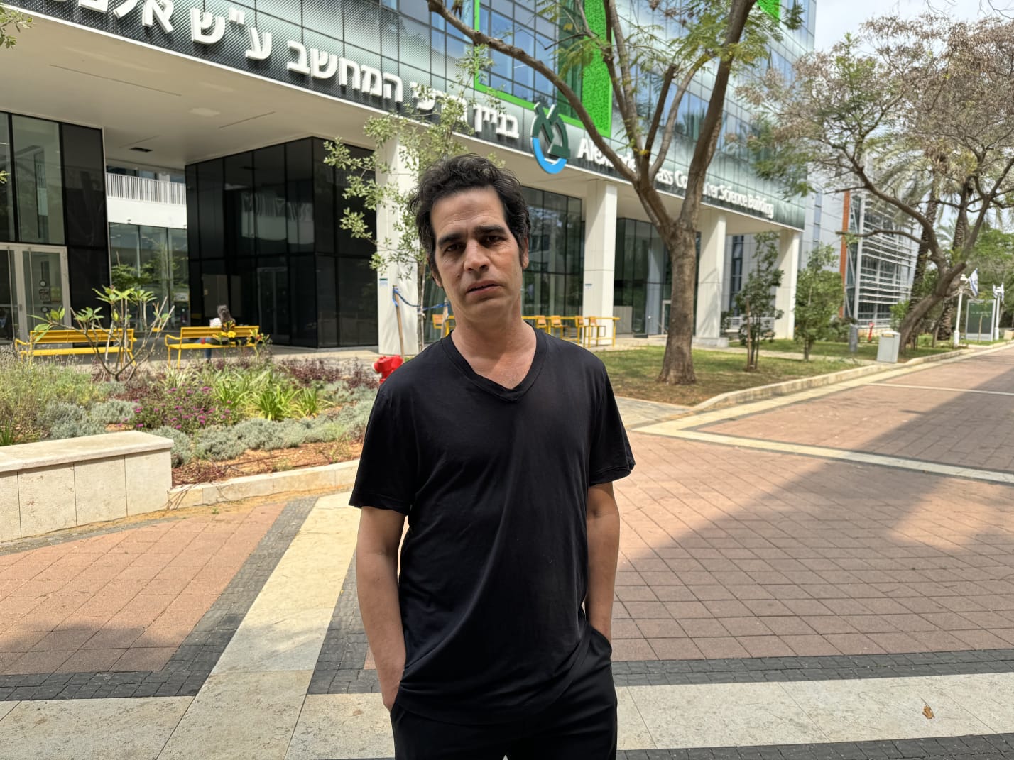 תכירו את הדוקטור: אביב גפן יקבל תואר לשם כבוד