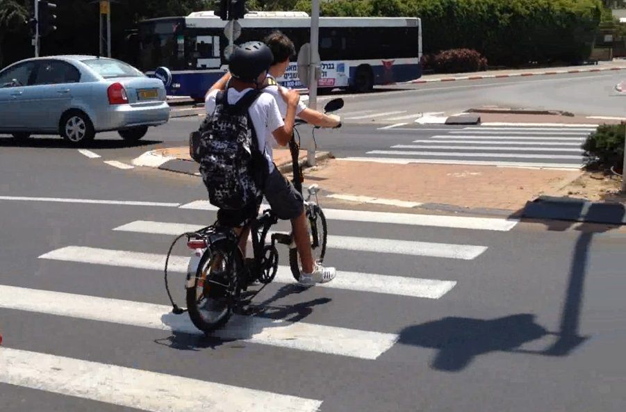 ראשון לציון: עשרות רוכבי אופניים חשמליים נפגעו בתאונות ב-2023