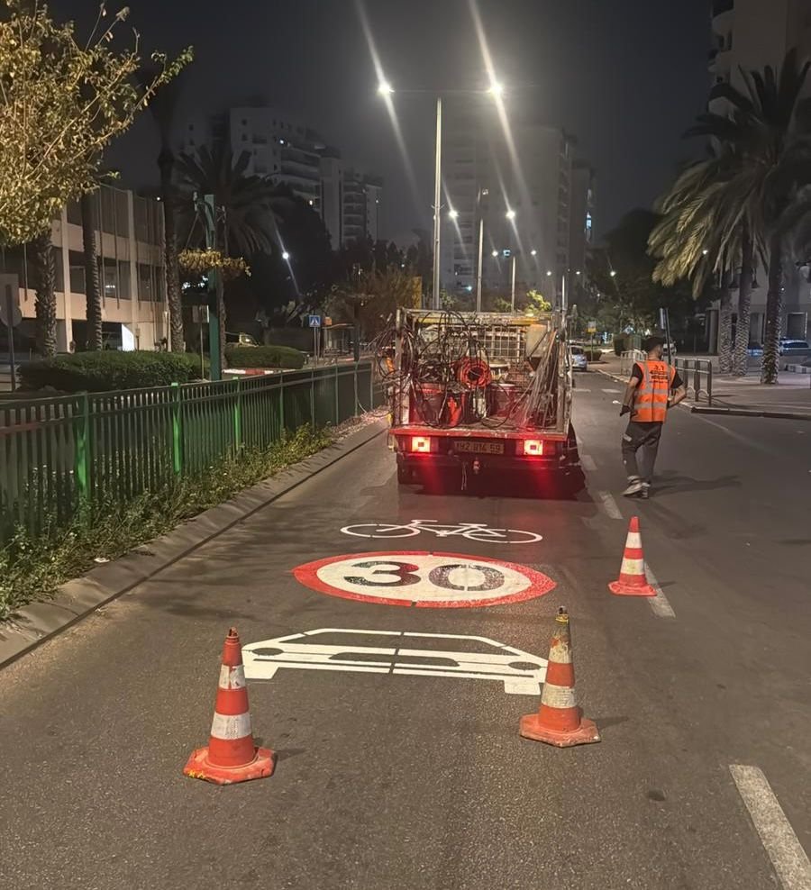 עיריית ראשון לציון יוצאת בפיילוט חדש: סימון מיוחד של כבישים ליד מוסדות חינוך 