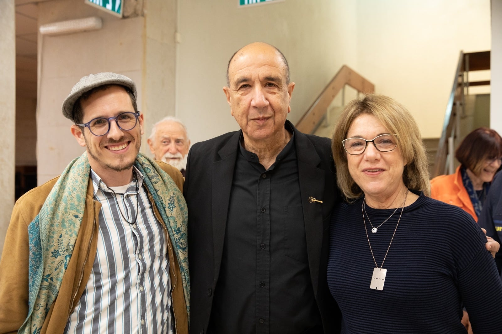 והזוכה בפרס המשורר הבכיר: רוני סומק