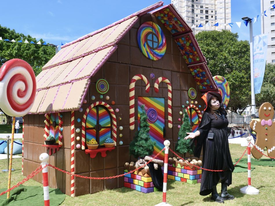 בת ים חגגה "פורים מהאגדות"