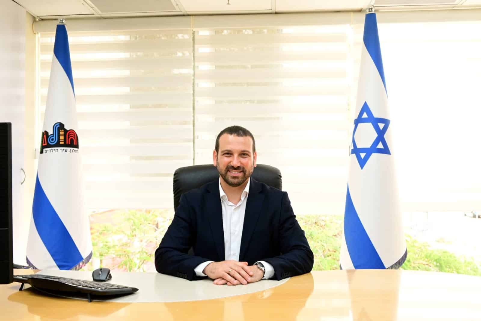 שי קינן החל רשמית את תפקידו כראש עיריית חולון