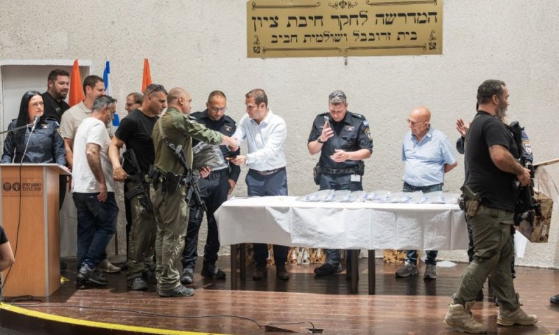 לובשים אחריות: מדים חדשים טקטיים לכיתות הכוננות של עיריית ראשון לציון