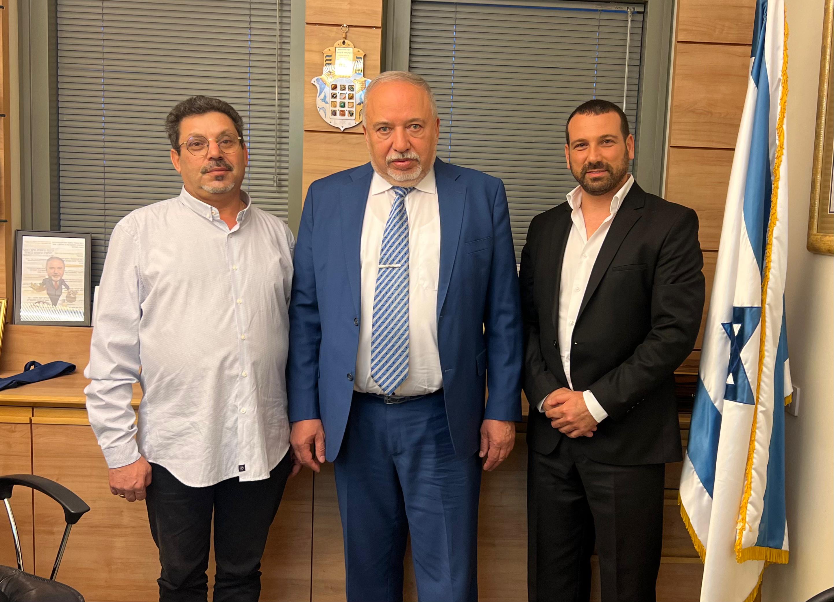 ח״כ אביגדור ליברמן הודיע על תמיכתו בשי קינן לראשות העיר חולון