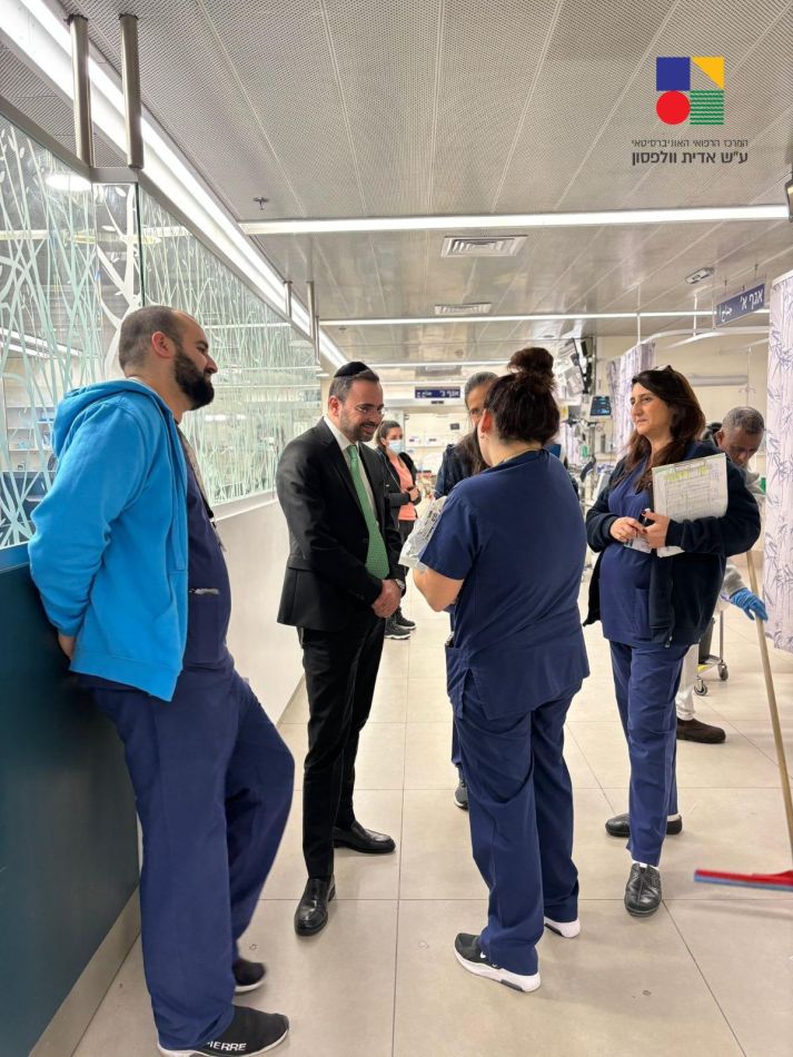 שר הבריאות בביקור מפתיע- צילום: דוברות וולפסון