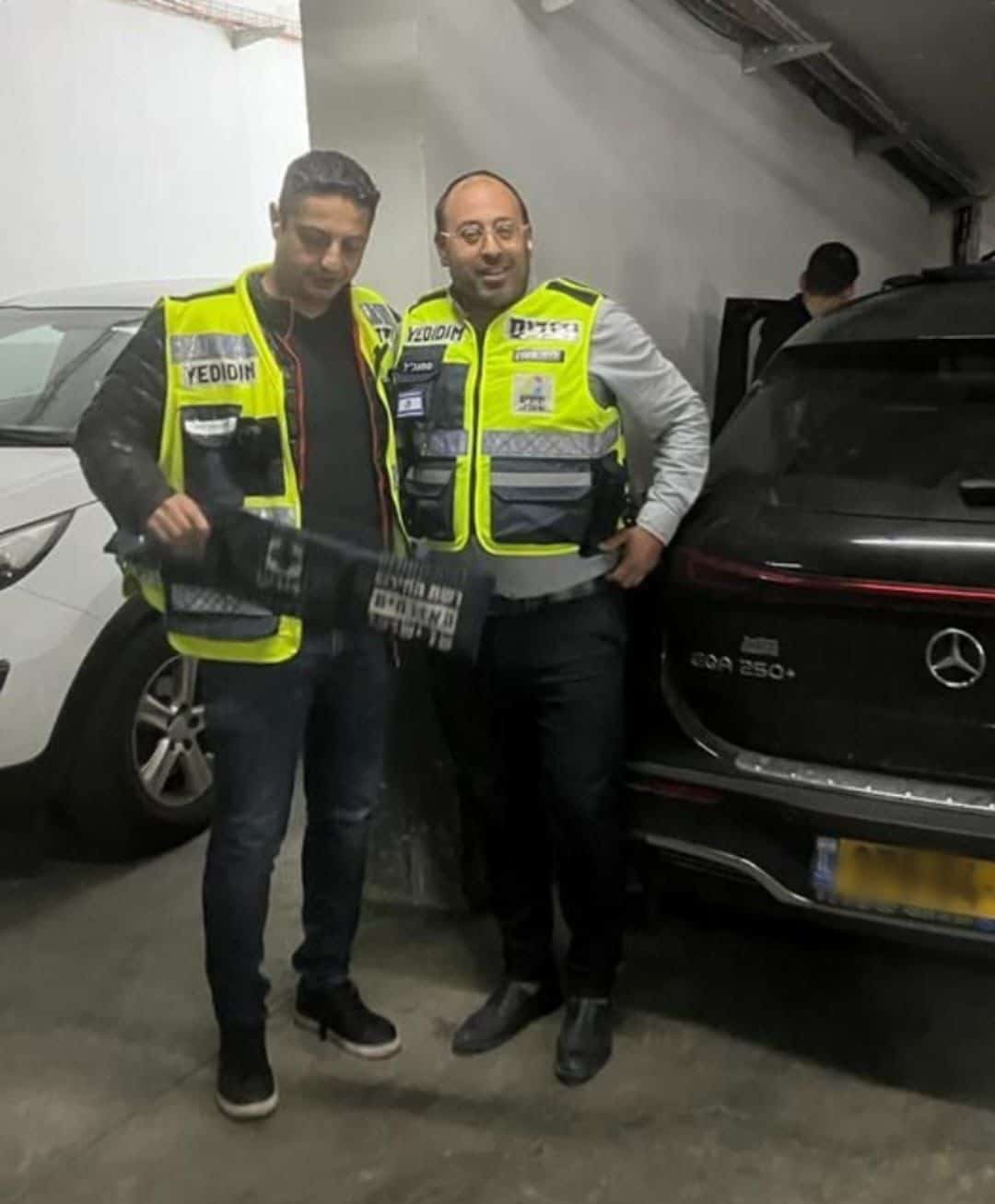רמת גן: תינוקת ננעלה ברכב וחולצה בשלום ע"י מתנדבי ידידים