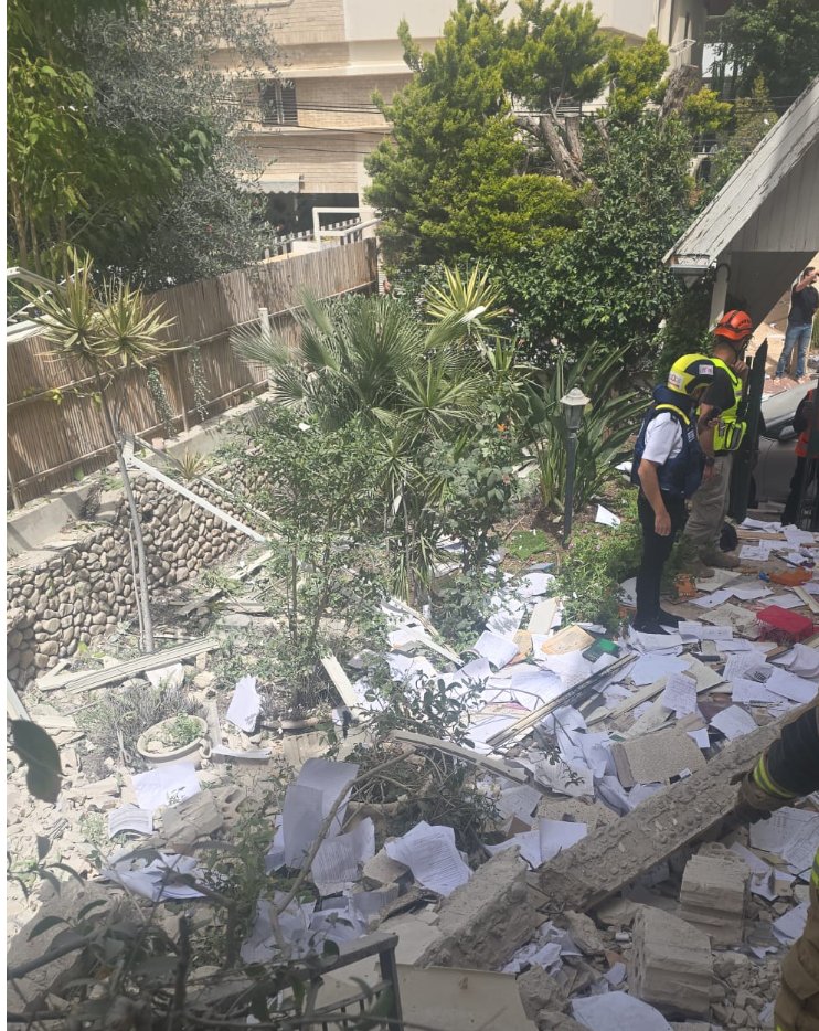 לילה מתוח ברמת גן: ארבע זירות נפילה, שני מבנים בסכנת קריסה