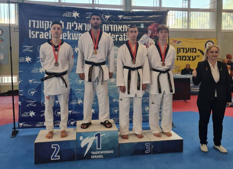 לביא פרידמן ושון פיינבורד על הפודיום