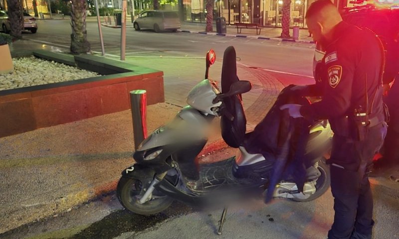 מרדף לילי בבני ברק: קטין נעצר עם קטנוע גנוב וציוד פריצה