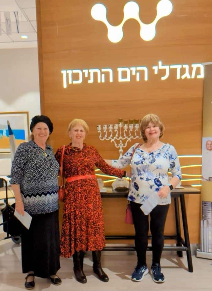 האחיות שהפכו לשותפות לדירה בבת ים בגיל השלישי