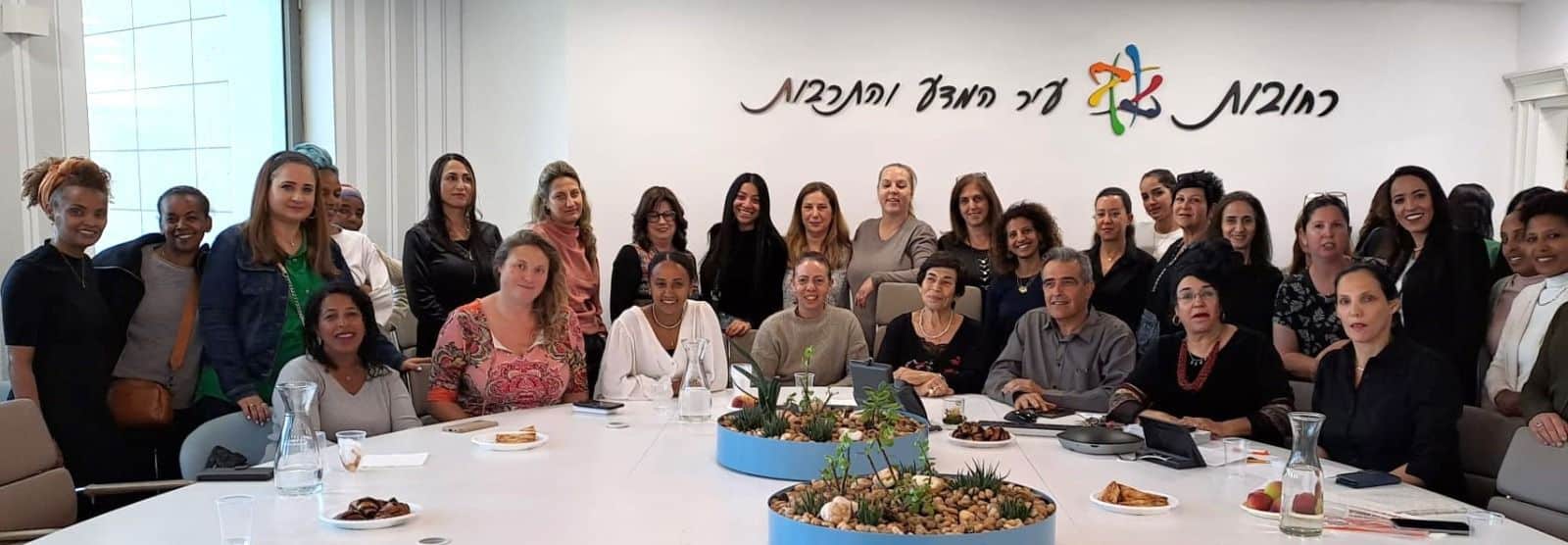 בשורה לנשות רחובות: פורום נשים של עיריית רחובות מעניק לכם מלגות ללימודי תואר שני