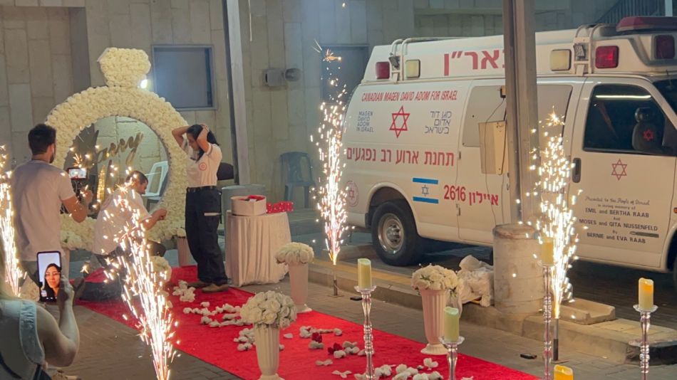 הצעת נישואין מרגשת בתחנת מד"א חולון