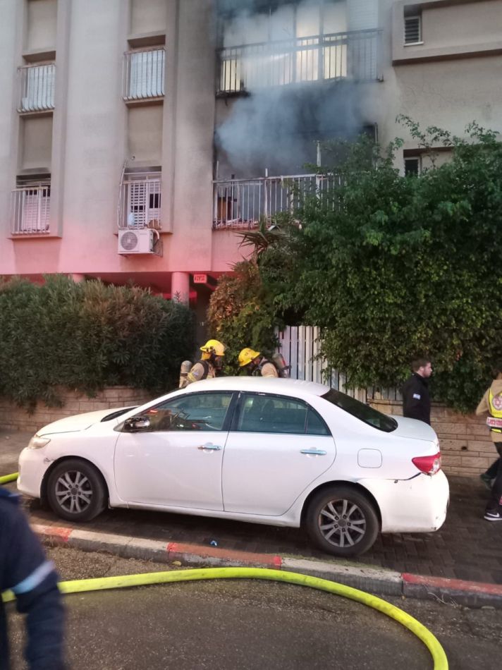 שריפה עם נפגעים בחולון