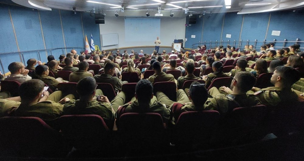 מכינים את החיילים המשתחררים לחיים האזרחיים