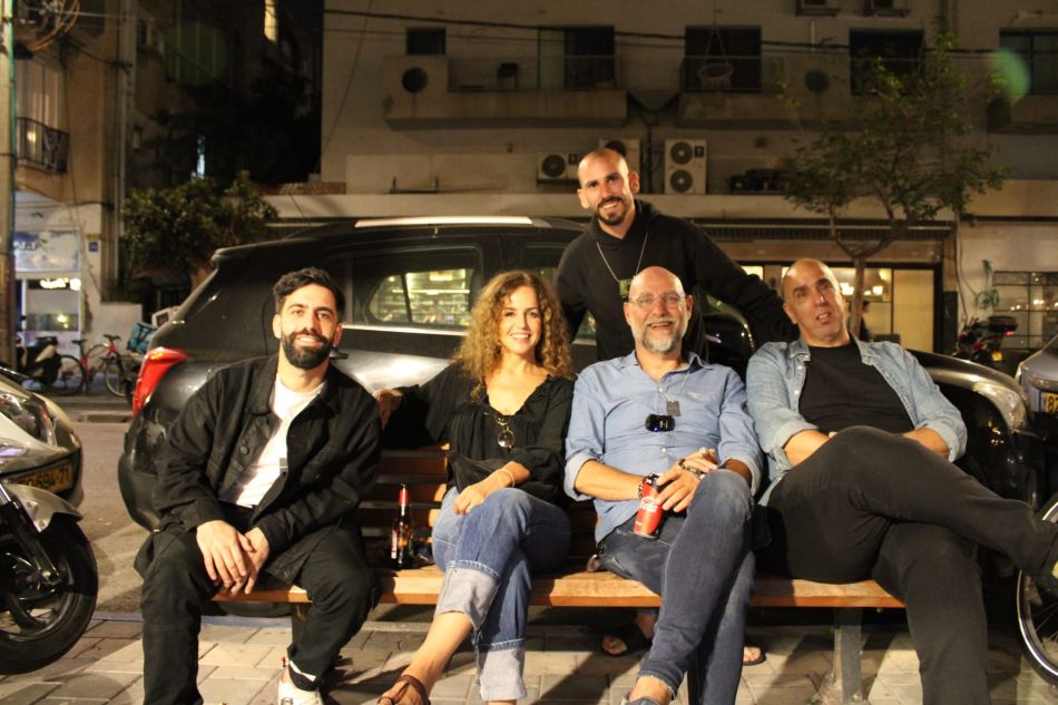 הבעלים של "האימפריה של שמש" גוייס בצו-8, כוכבי שמש, הגיעו לתמוך