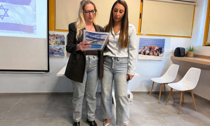 אמו של הלוחם שנפל ב-7 באוקטובר  הרצתה בבית הספר שבו למד  &nbsp;