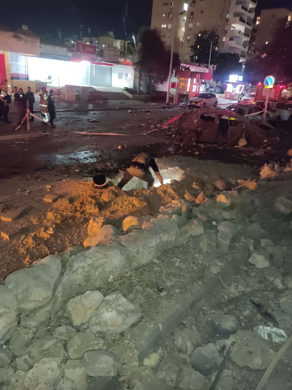 חרבות ברזל: פצוע בנפילת רקטה בבת ים