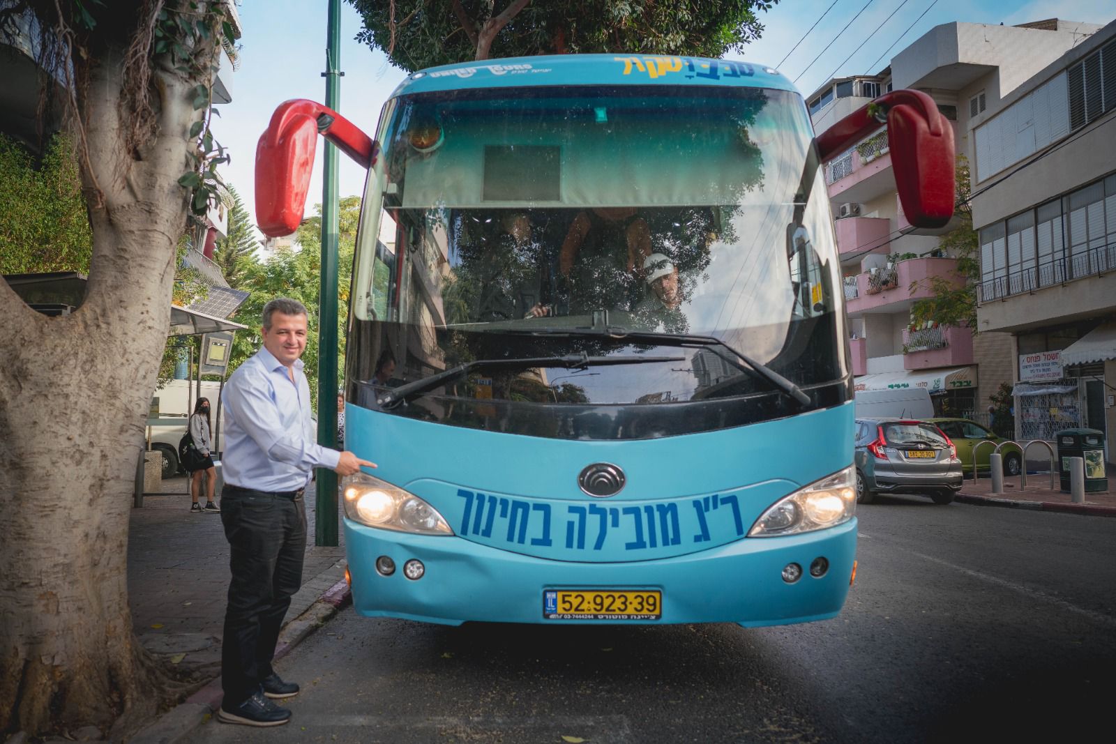״זה טוב לאגו לתלות שלטים על בניינים- אבל אם הם לא מביטים על עשייה חיובית זה לא שווה כלום״